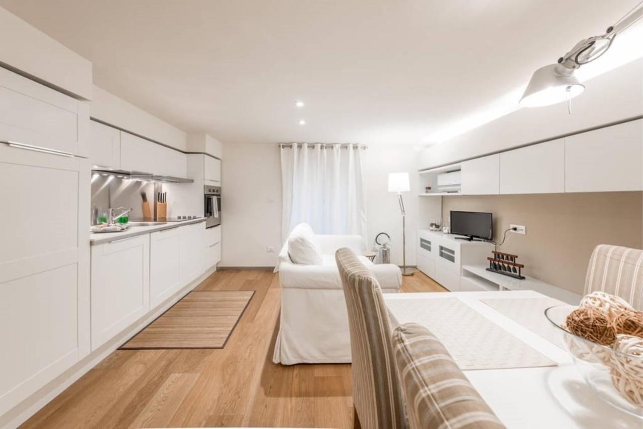 Artist Loft House Bed & Breakfast Bari Bagian luar foto