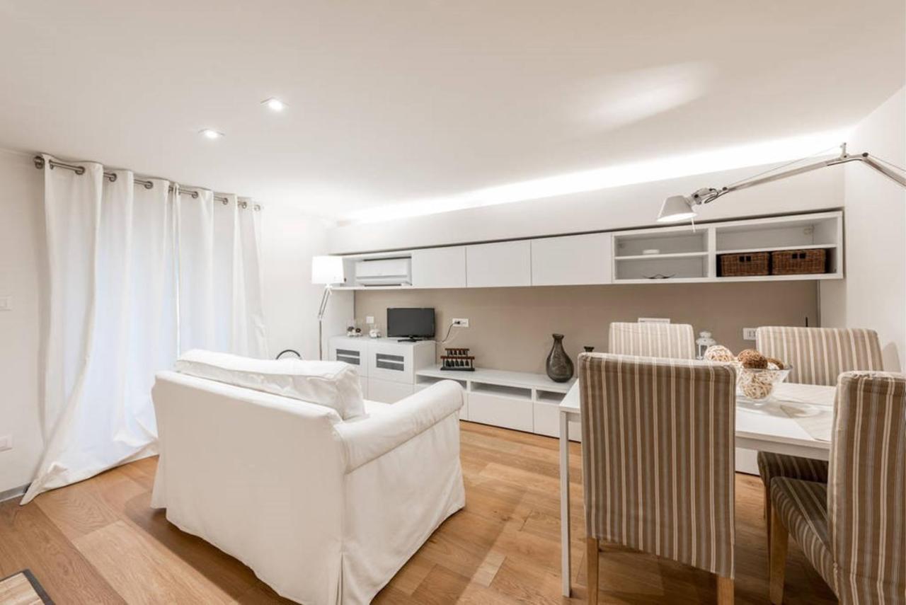 Artist Loft House Bed & Breakfast Bari Bagian luar foto